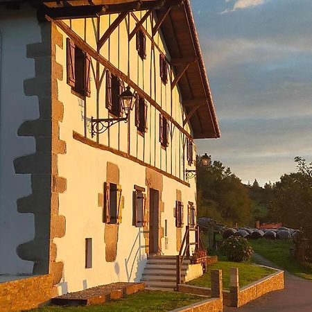 Villa Saskarate Asteasu Esterno foto